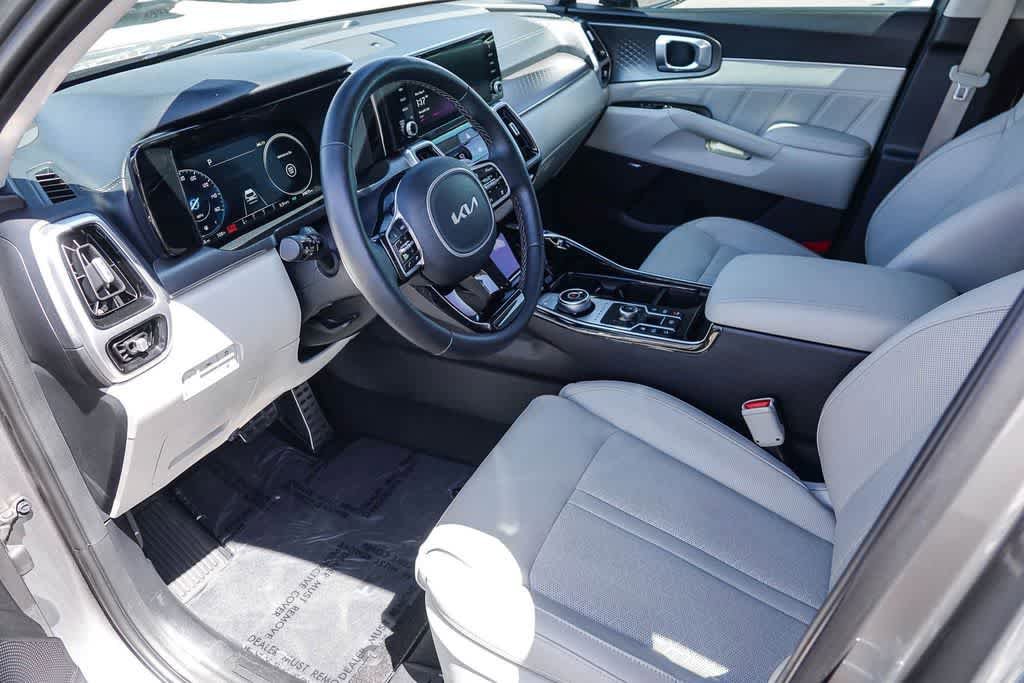 Certified 2023 Kia Sorento SX Prestige AWD/4WD image 16