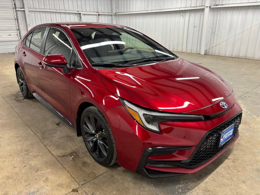 Used 2024 Toyota Corolla SE FWD image 2