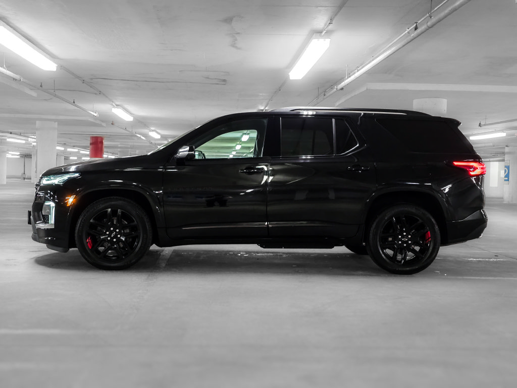 Used 2023 Chevrolet Traverse Premier w/ Redline Edition AWD/4WD image 13