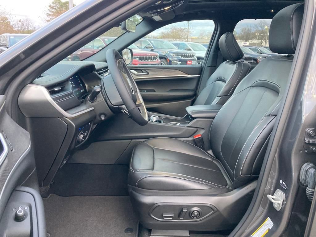 New 2024 Jeep Grand Cherokee Limited 4xe w/ Luxury Tech Group II image 10