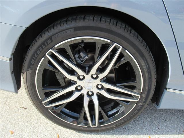 Used 2021 Honda Accord Touring image 8