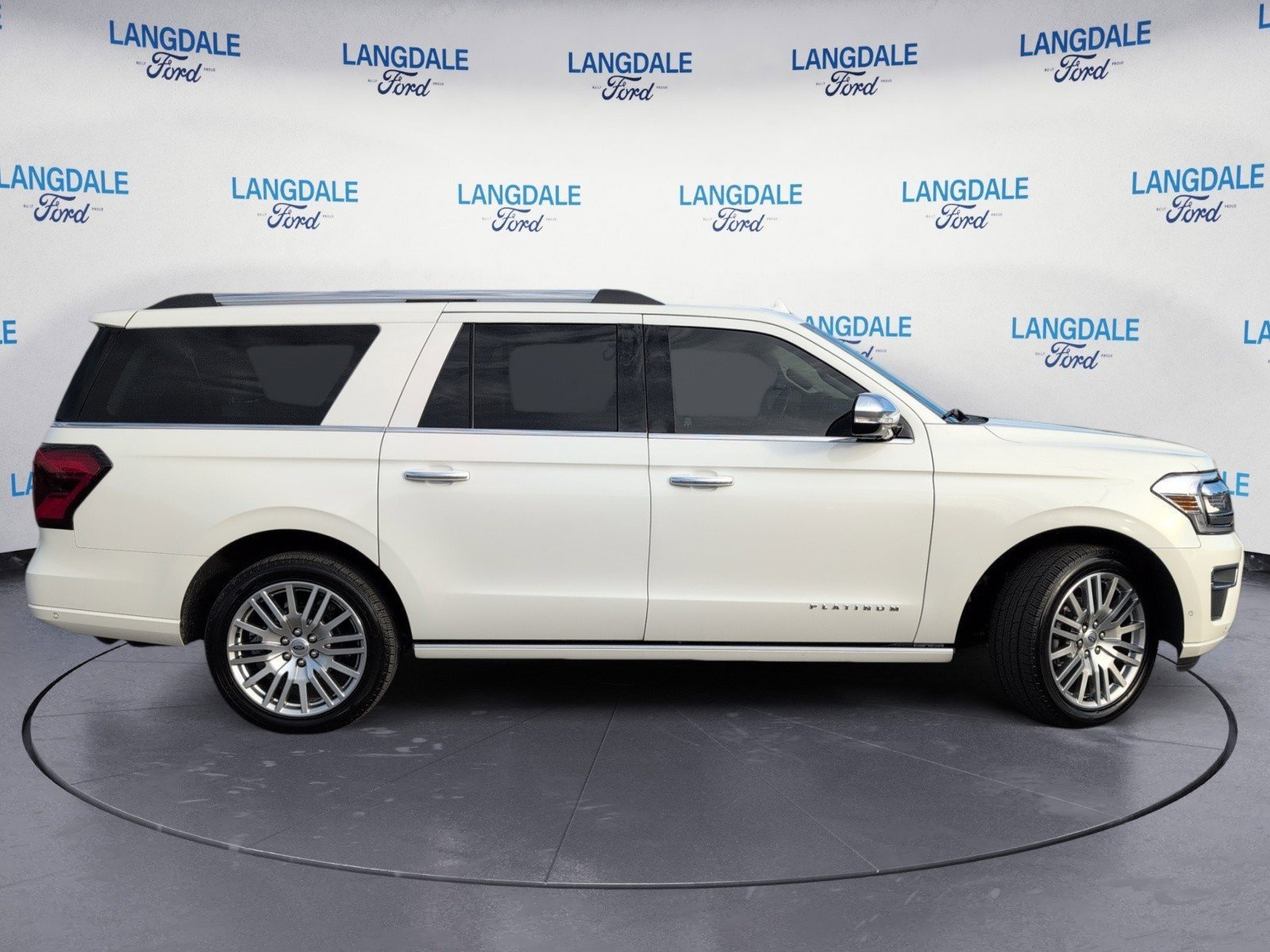 Used 2024 Ford Expedition Max Platinum image 3