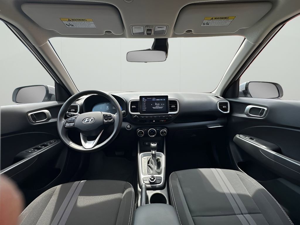 Used 2025 Hyundai Venue SEL image 22