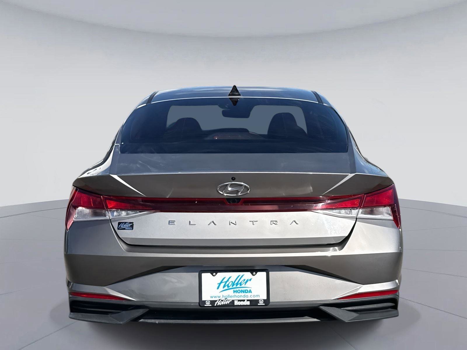 Used 2023 Hyundai Elantra SEL w/ Convenience Package image 5