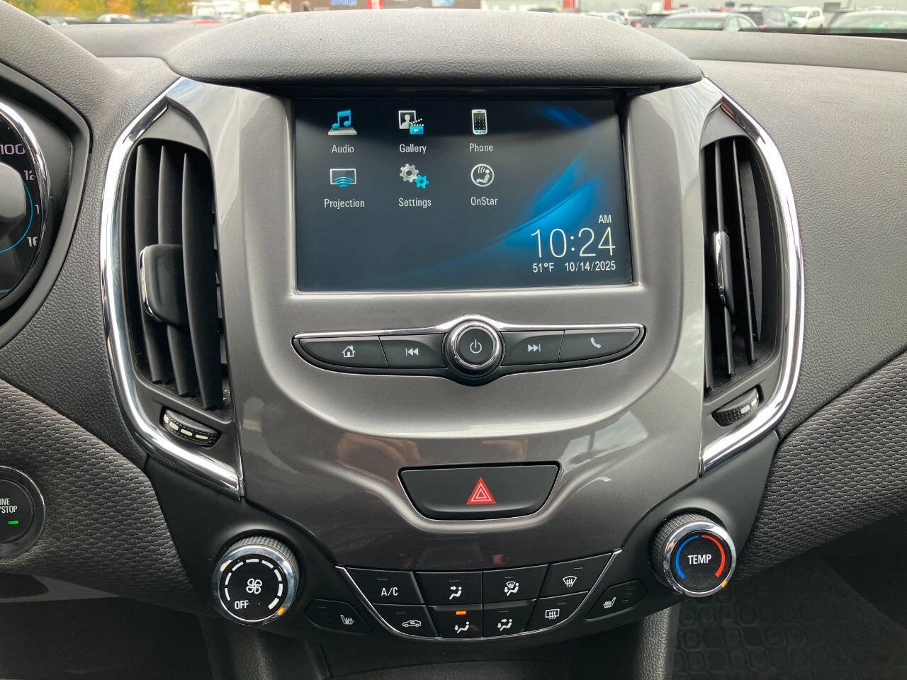 Used 2017 Chevrolet Cruze LT w/ Convenience Package image 19