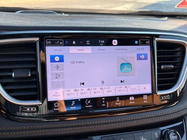 Used 2023 Chrysler Pacifica Pinnacle image 29