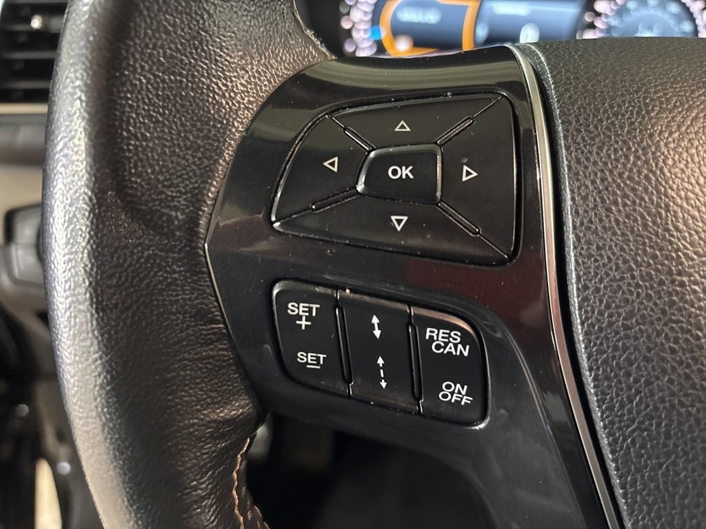 Used 2019 Ford Explorer Platinum AWD/4WD image 12