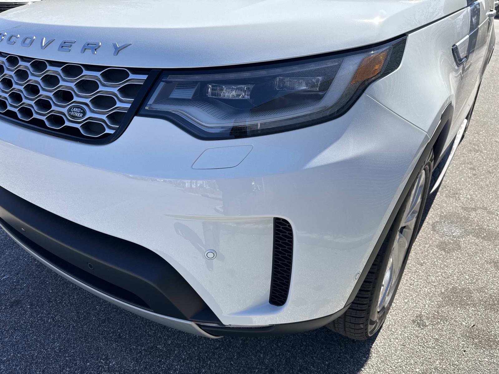 New 2026 Land Rover Discovery S AWD/4WD image 9