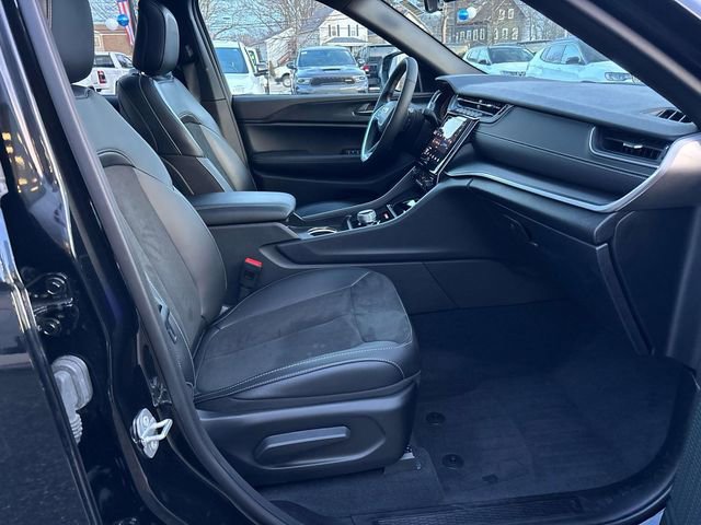 Used 2025 Jeep Grand Cherokee L Altitude image 20