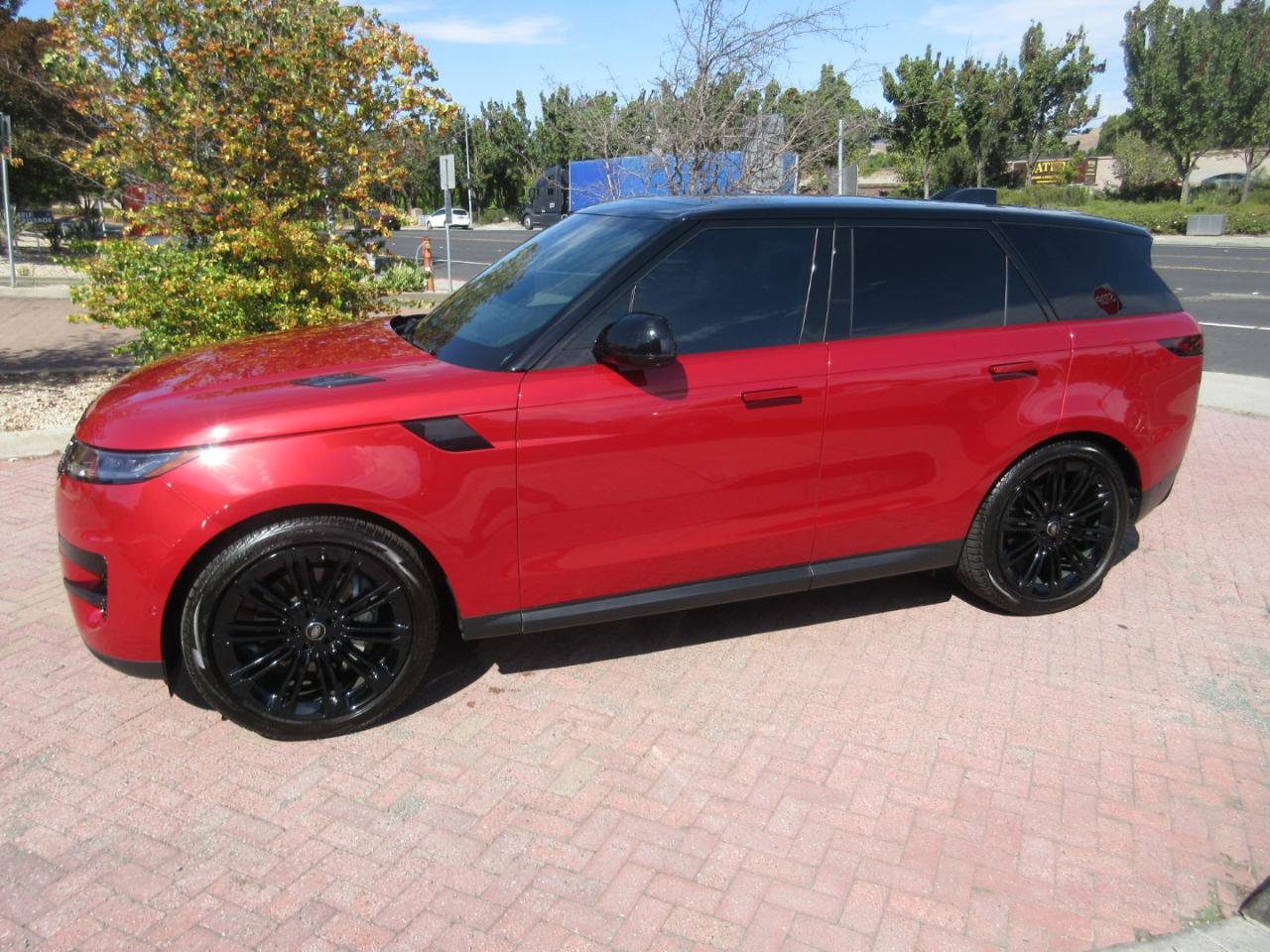 Used 2024 Land Rover Range Rover Sport SE AWD/4WD image 84