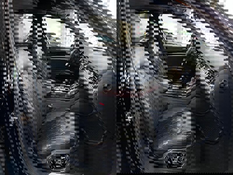 Used 2014 Audi S8 image 36