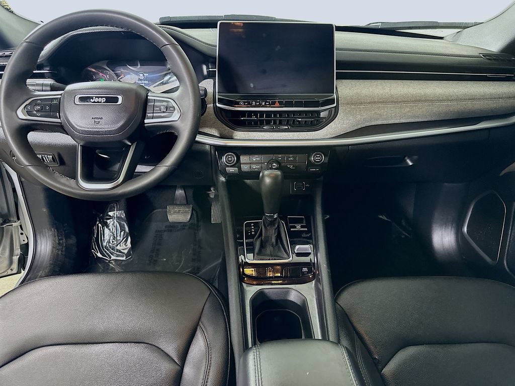 Used 2024 Jeep Compass Latitude AWD/4WD image 18