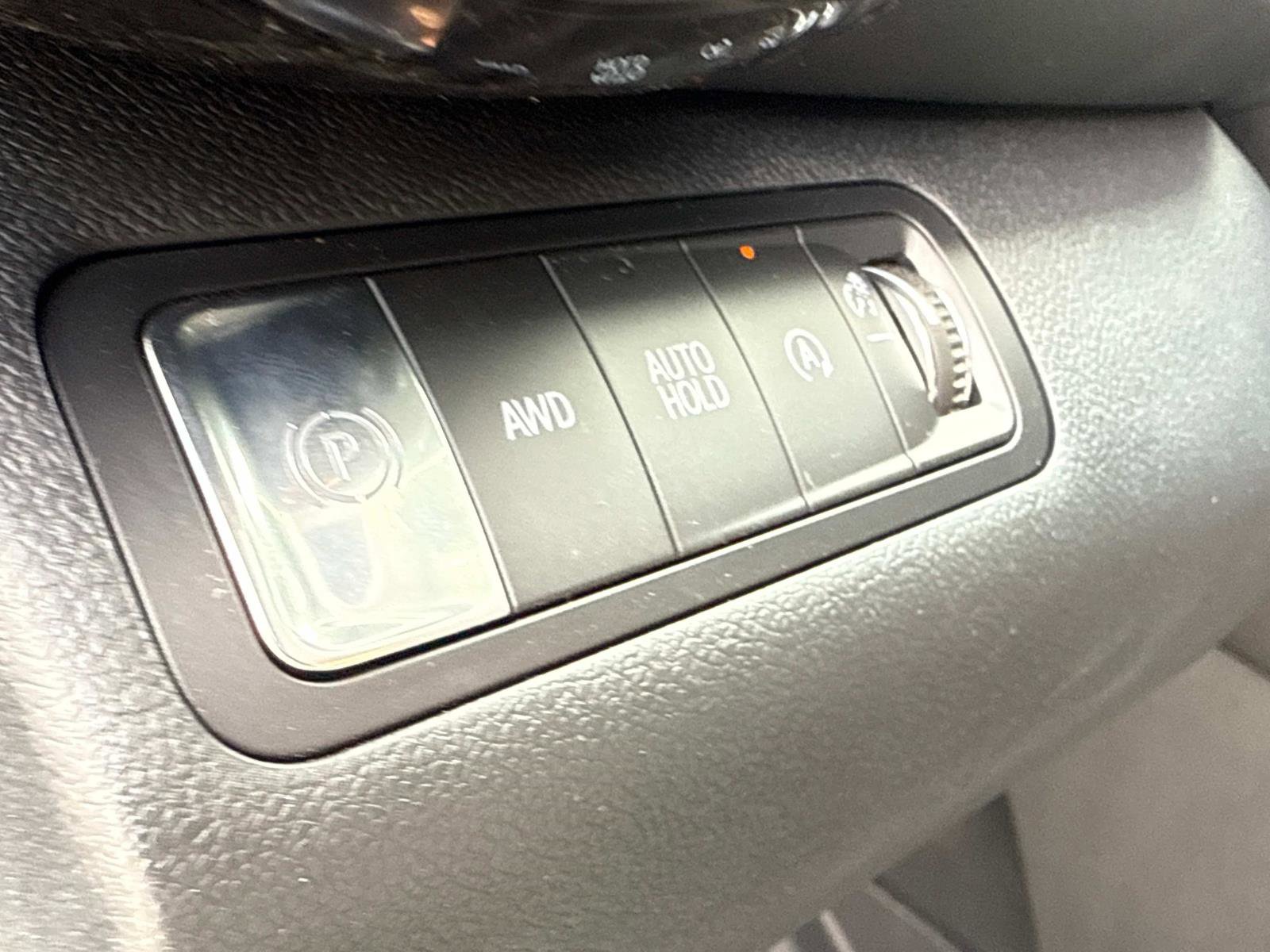 New 2026 Chevrolet Equinox LT w/ LPO, Floor Liner Package image 11