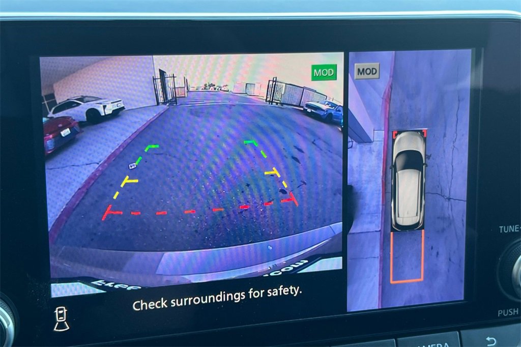 Used 2025 Nissan Rogue SV image 21