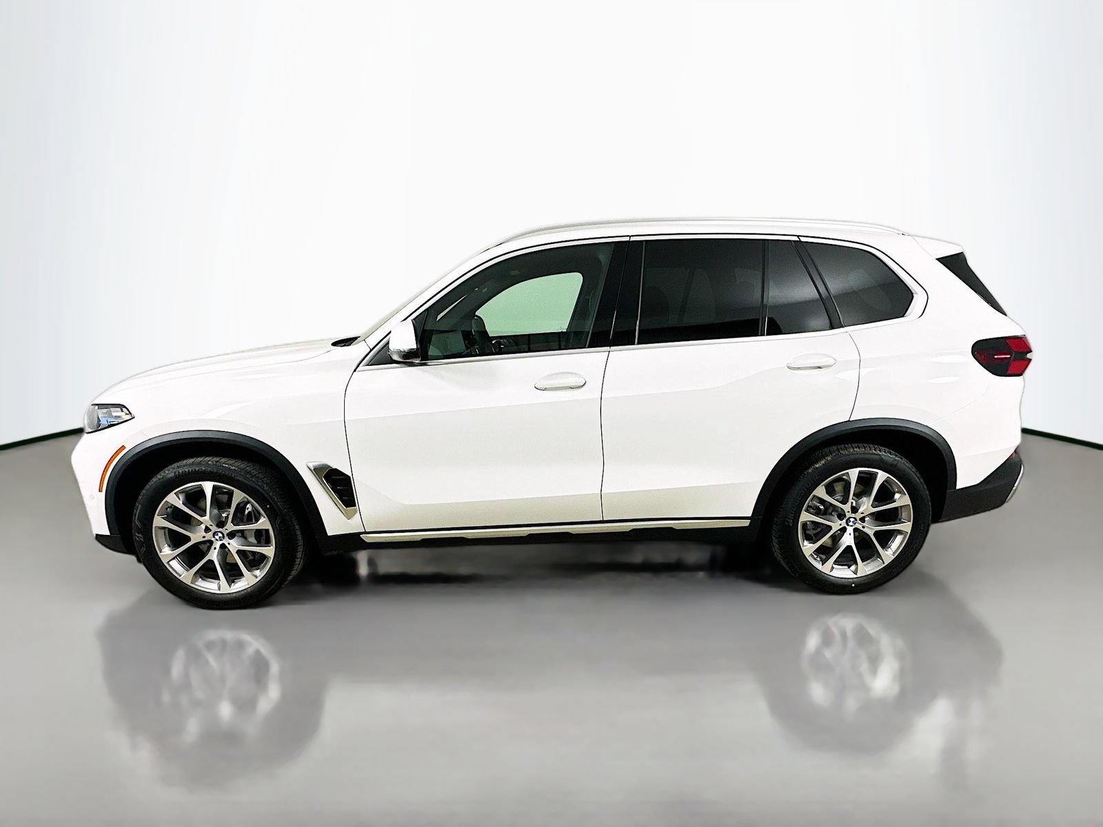 New 2026 BMW X5 xDrive40i w/ Executive Package AWD/4WD image 8