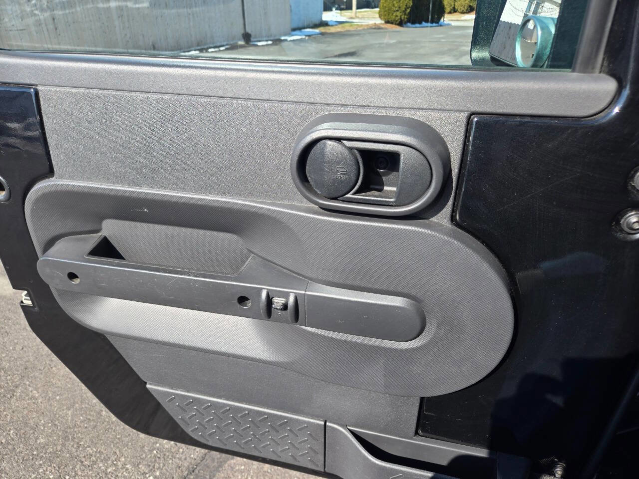 Used 2010 Jeep Wrangler Sahara w/ Mopar Chrome Edition Group image 15