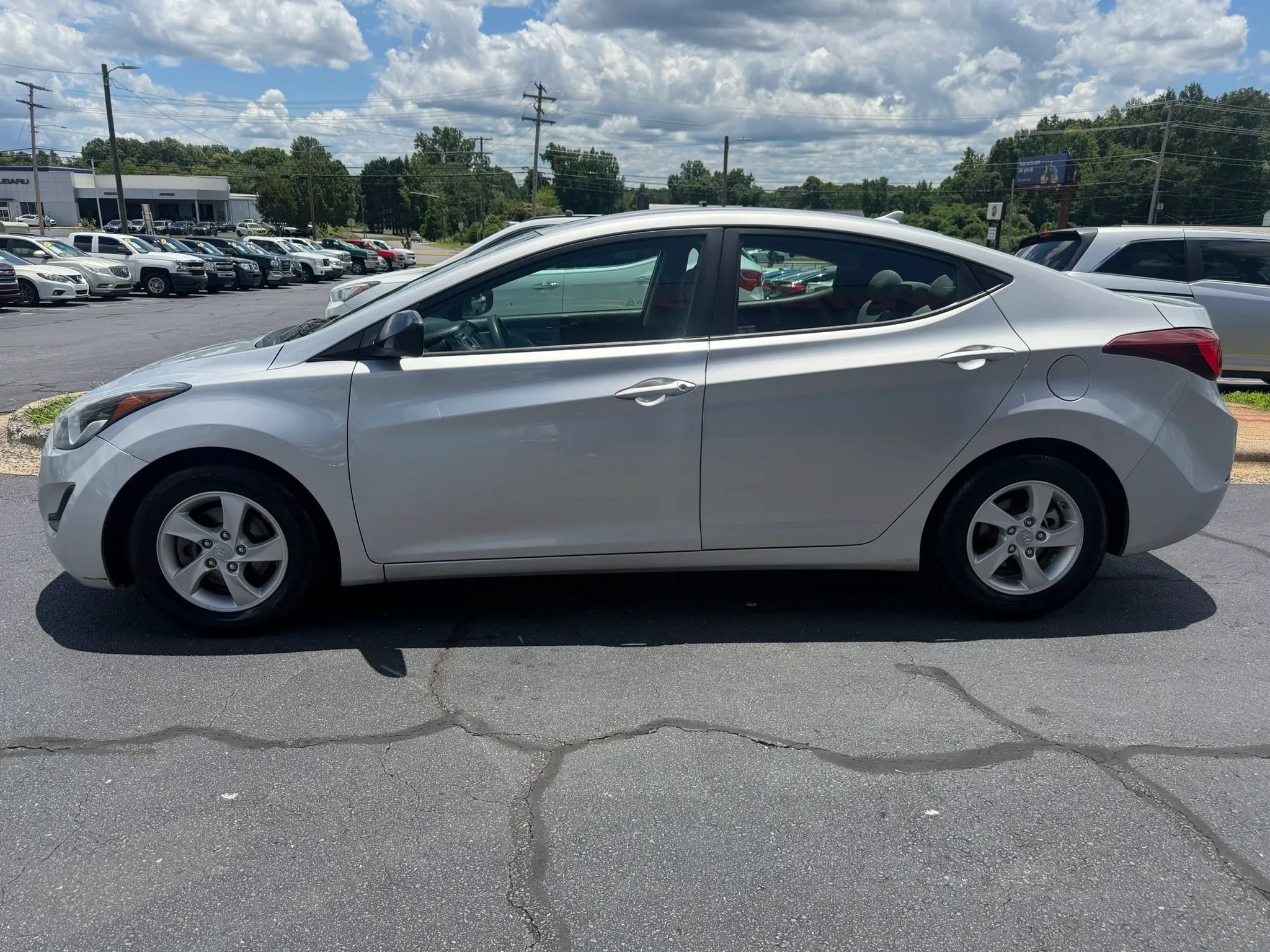 Used 2015 Hyundai Elantra SE FWD image 4