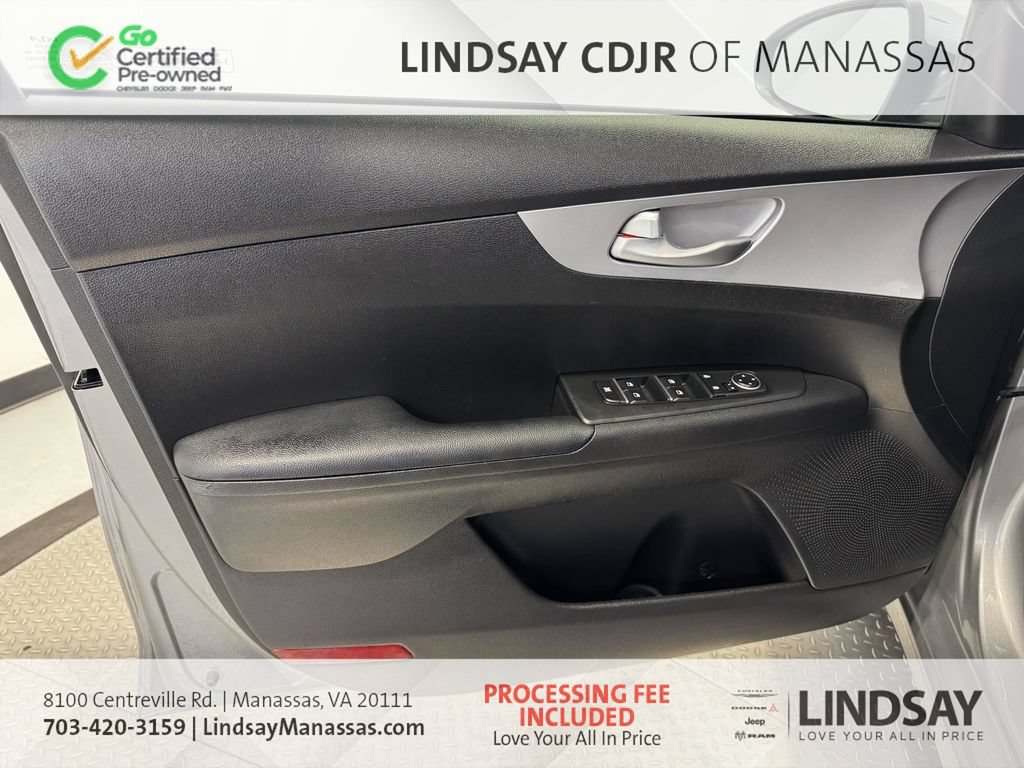 Used 2023 Kia Forte LXS FWD image 17