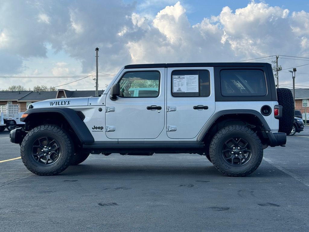 Used 2024 Jeep Wrangler Willys AWD/4WD image 4