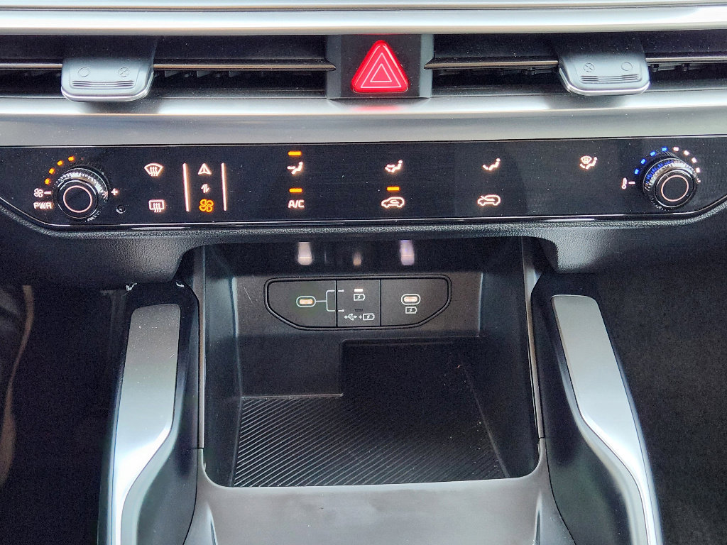 New 2025 Kia Sorento LX image 14