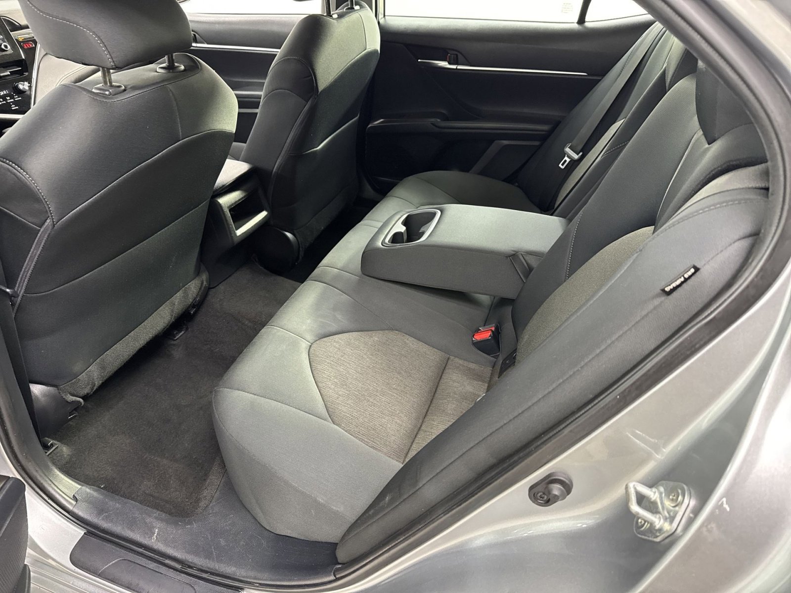 Used 2022 Toyota Camry LE image 28