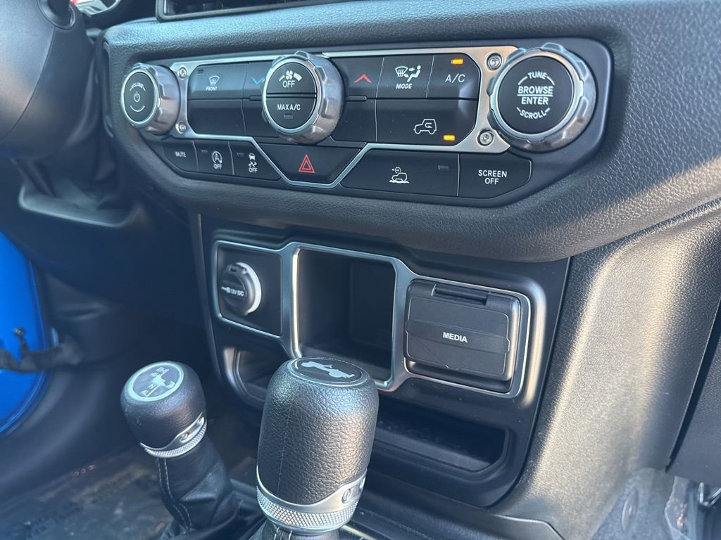 Used 2024 Jeep Wrangler Unlimited Sport AWD/4WD image 36