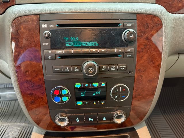 Used 2011 Chevrolet Suburban LT image 15