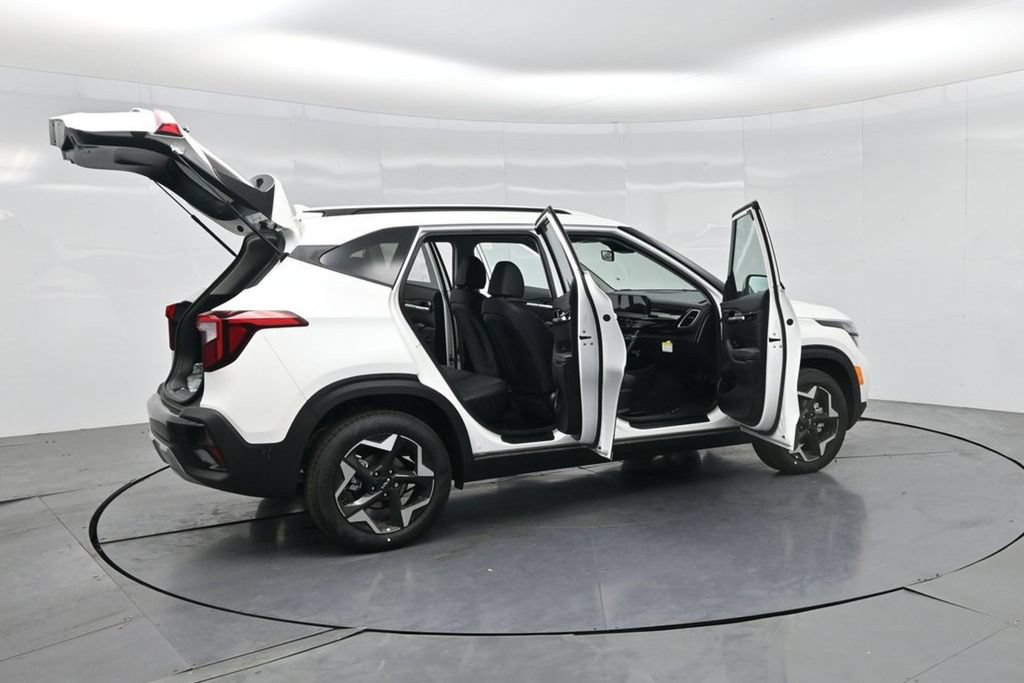 New 2026 Kia Seltos S FWD image 4