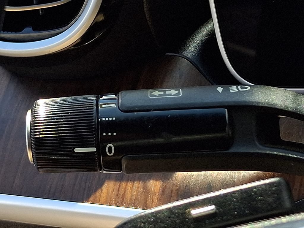 Used 2025 Mercedes-Benz C 300 Sedan image 25