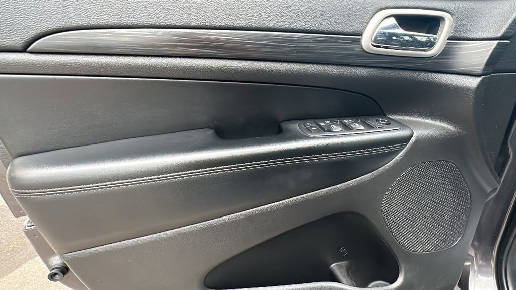 Used 2020 Jeep Grand Cherokee Altitude image 14