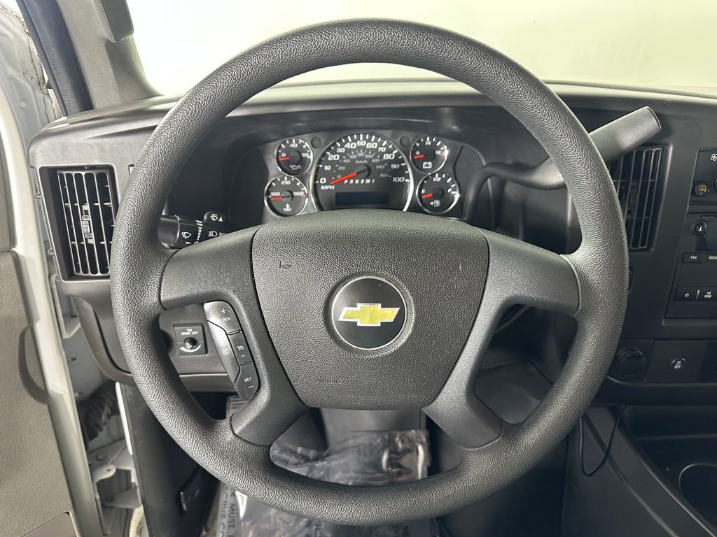 Used 2018 Chevrolet Express 3500 LT w/ LT Preferred Equipment Group RWD image 15
