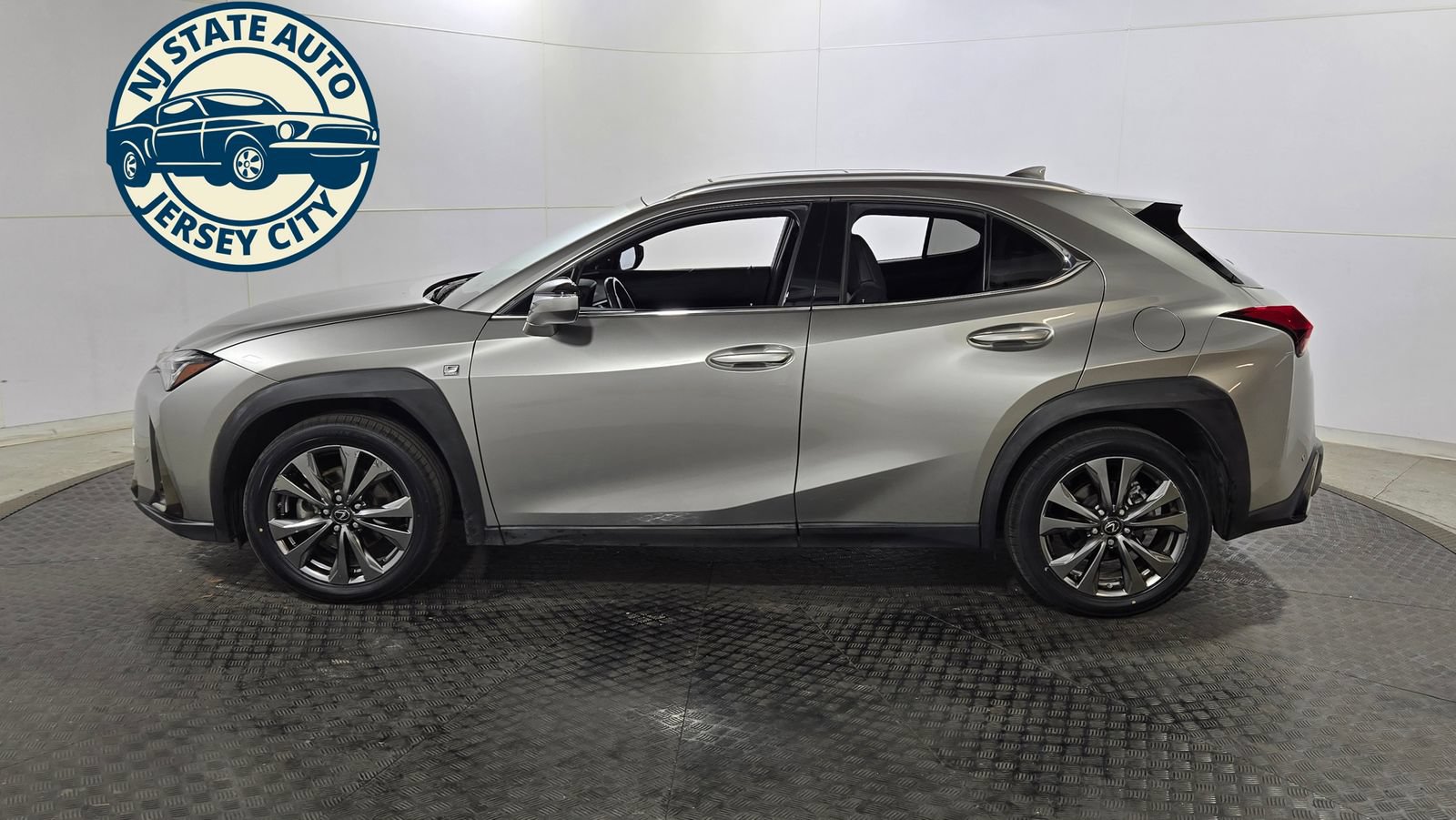 Used 2021 Lexus UX 200 F Sport w/ Accessory Package (Z1) FWD image 4
