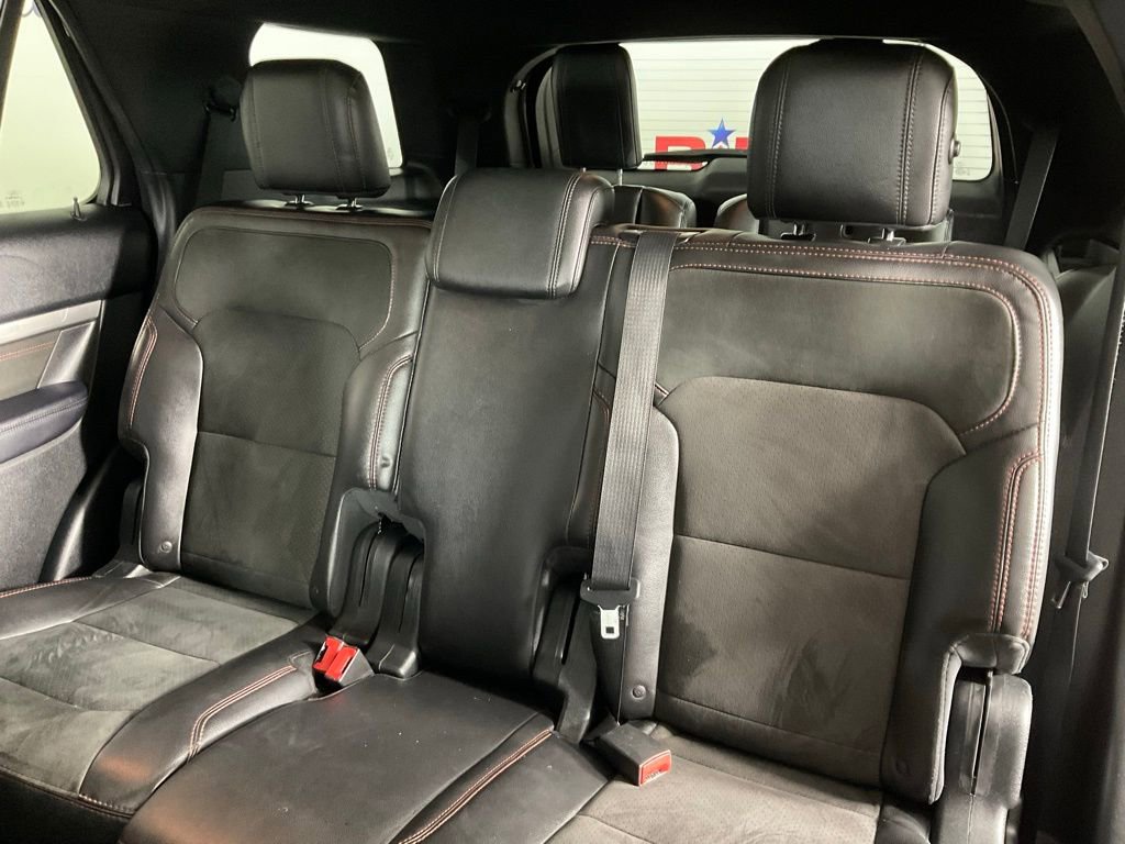 Certified 2018 Ford Explorer XLT w/ Equipment Group 202A image 16