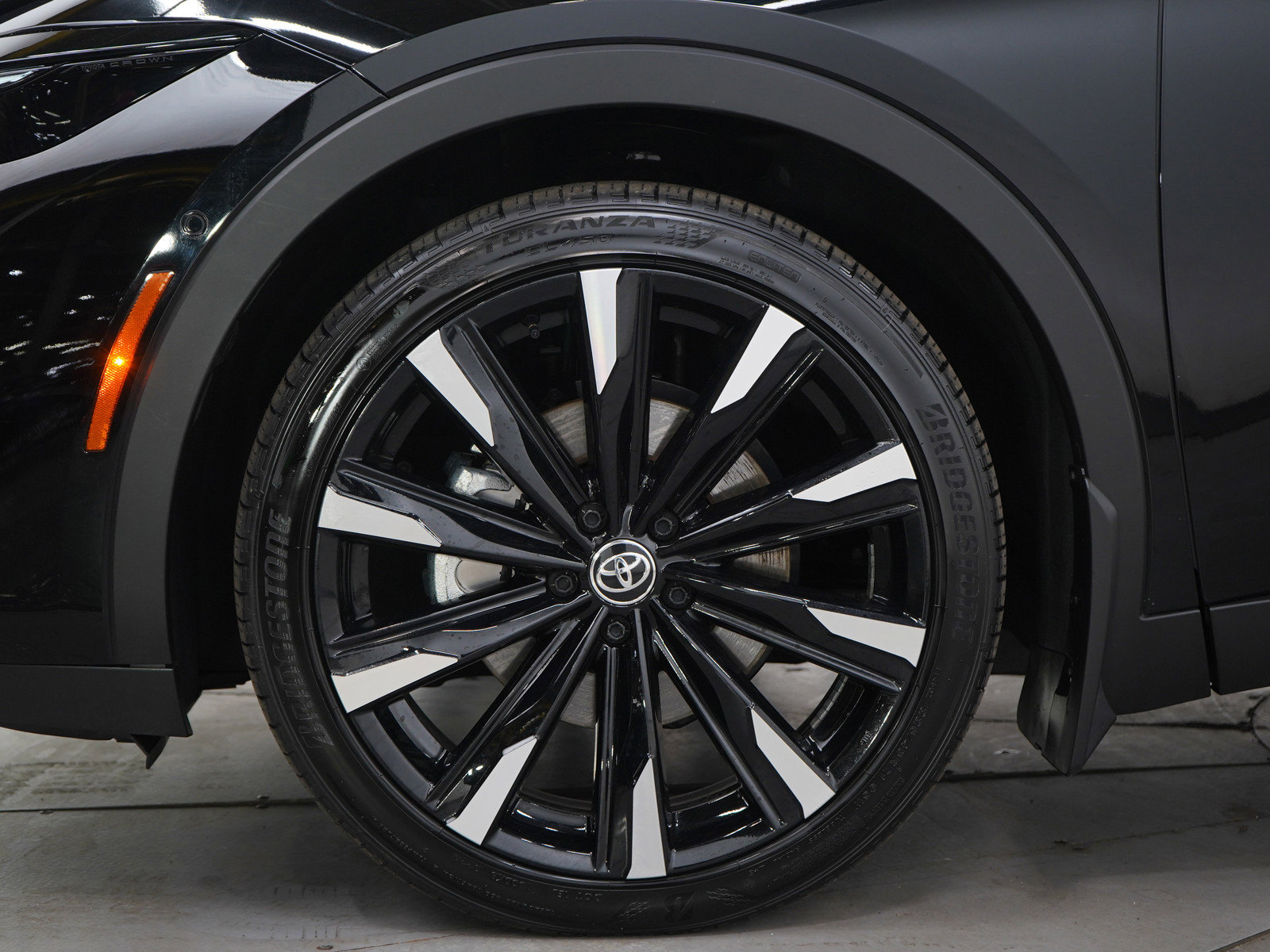 Used 2024 Toyota Crown Platinum AWD/4WD image 27