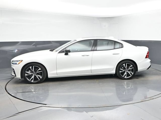 Used 2025 Volvo S60 B5 Core FWD image 4