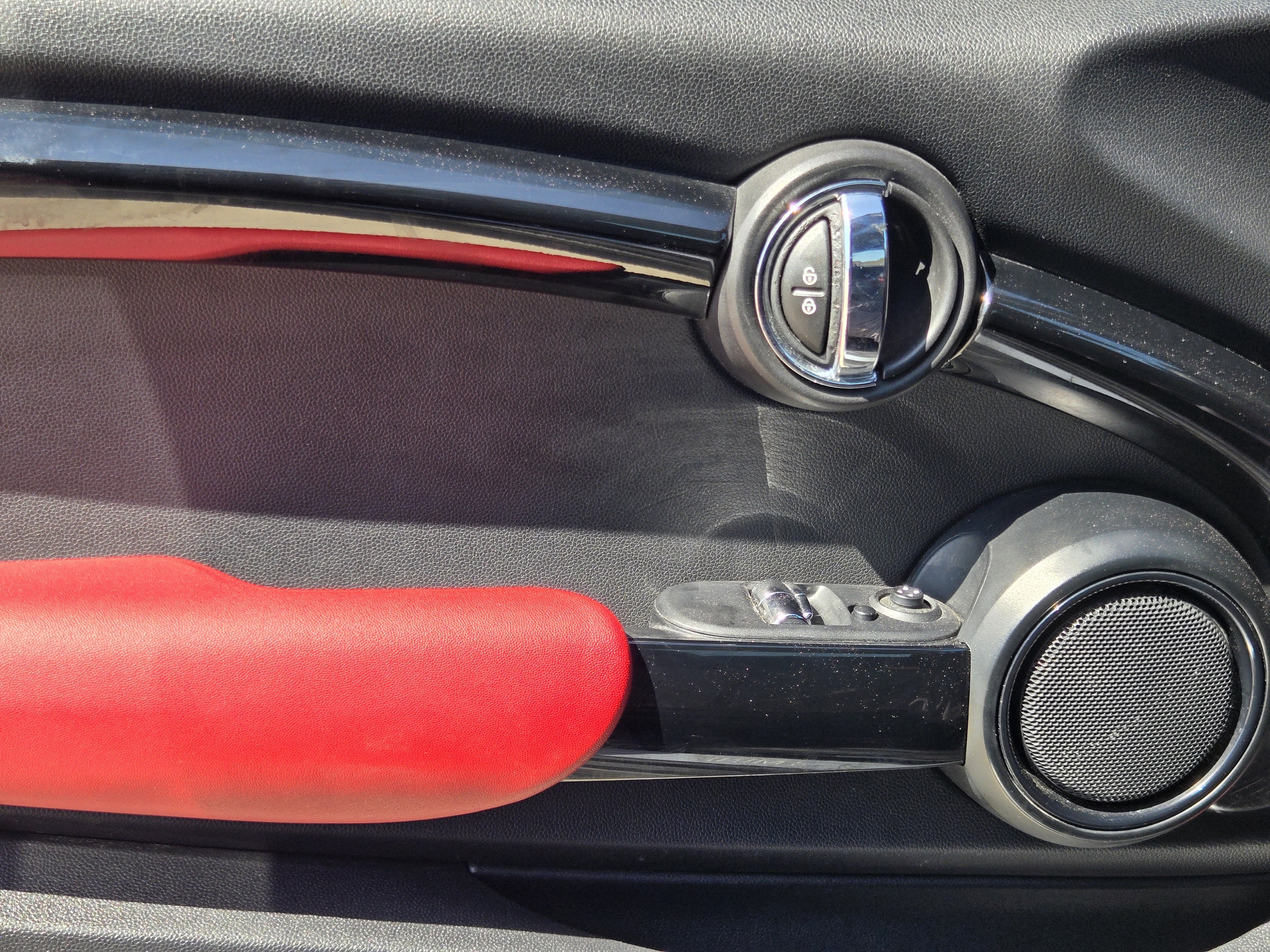 Used 2015 MINI Cooper 2-Door Hardtop FWD image 19