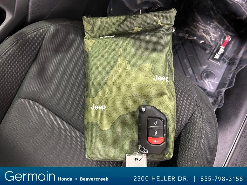 Used 2022 Jeep Wrangler Sport S image 29