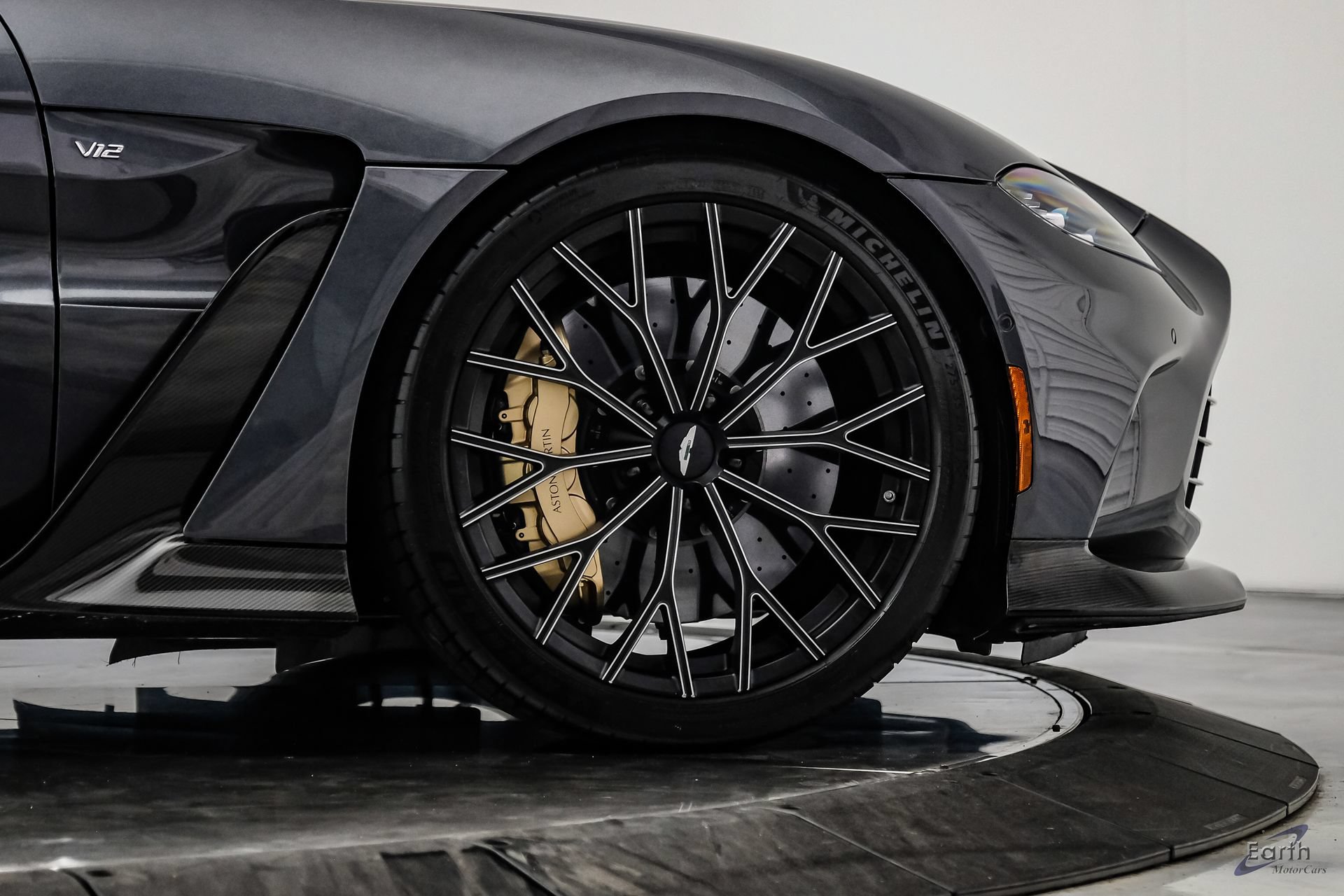 Used 2023 Aston Martin V12 Vantage RWD image 89