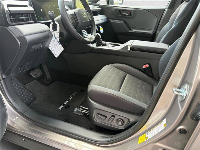 Used 2026 Toyota RAV4 SE AWD/4WD image 9