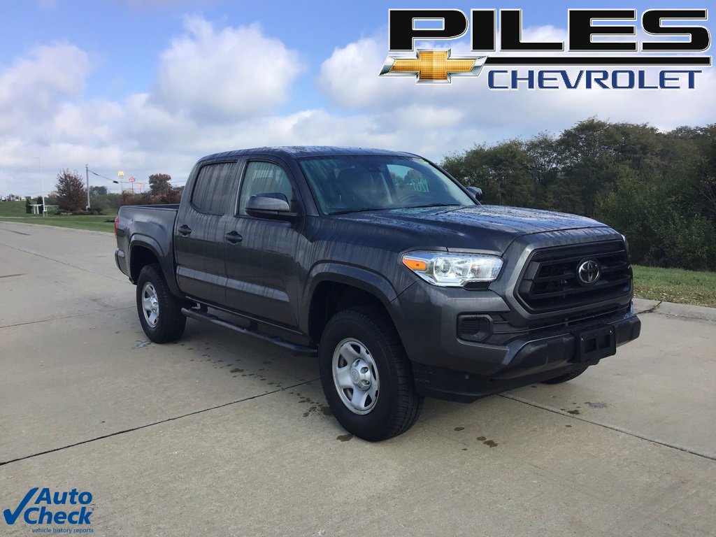 Used 2022 Toyota Tacoma SR image 1