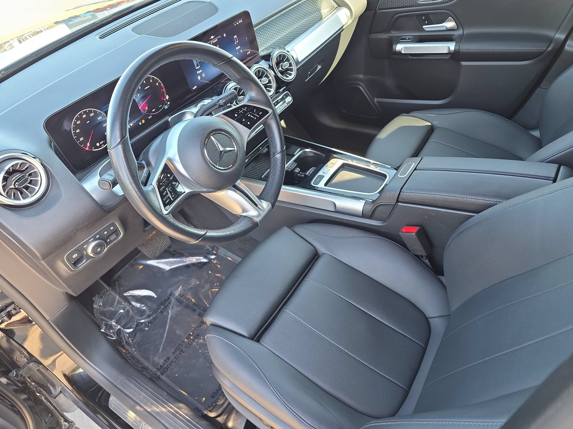 Used 2024 Mercedes-Benz GLB 250 image 16