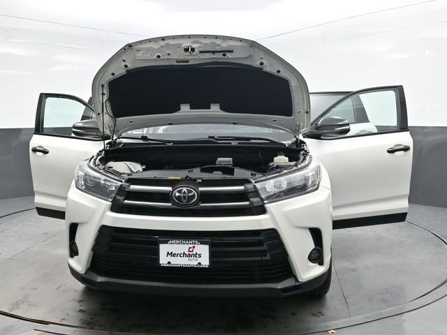 Used 2019 Toyota Highlander SE w/ Nightshade Edition AWD/4WD image 49