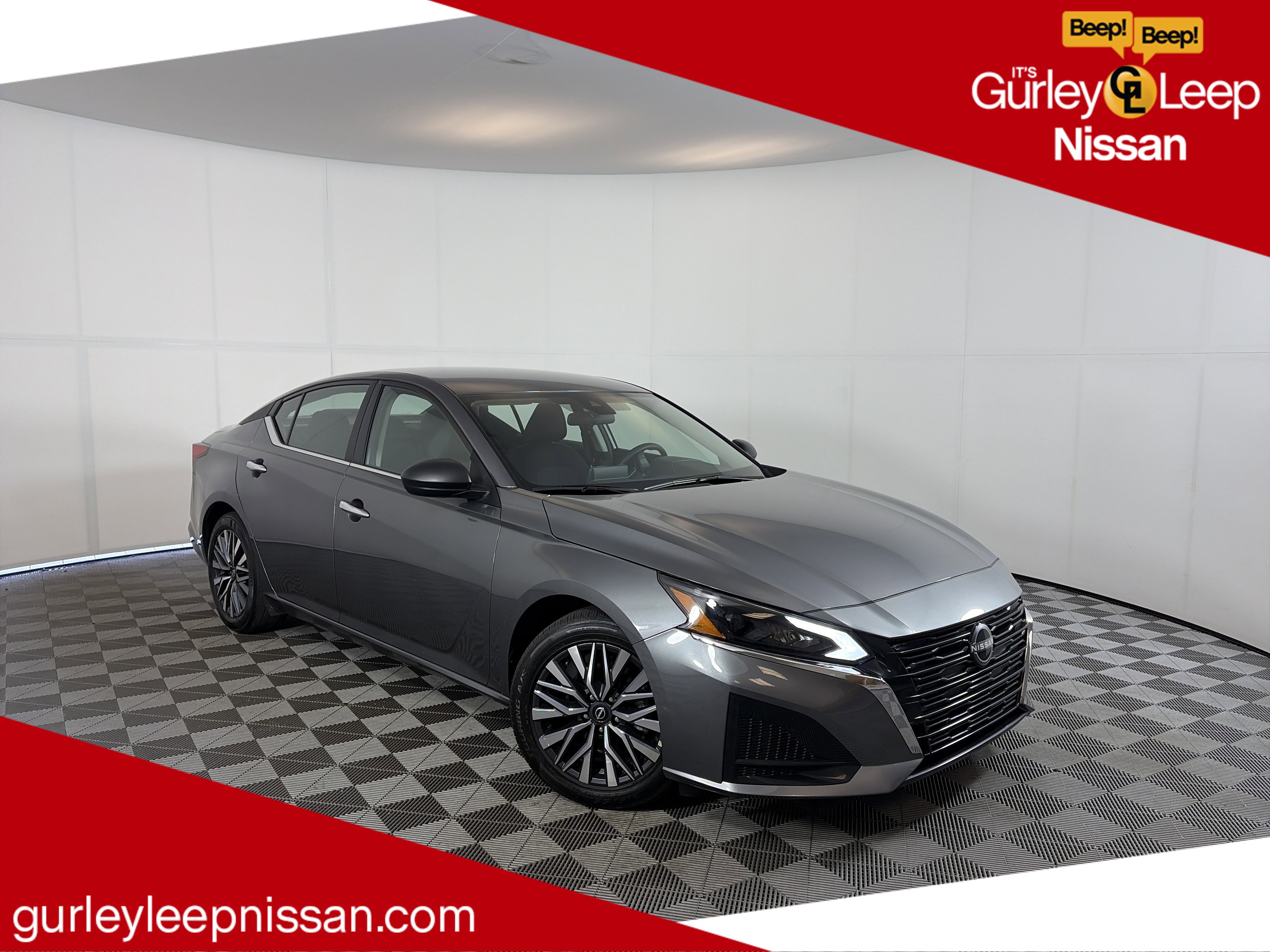 Used 2025 Nissan Altima 2.5 SV FWD image 1