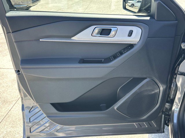 New 2026 Ford Explorer Active RWD image 10