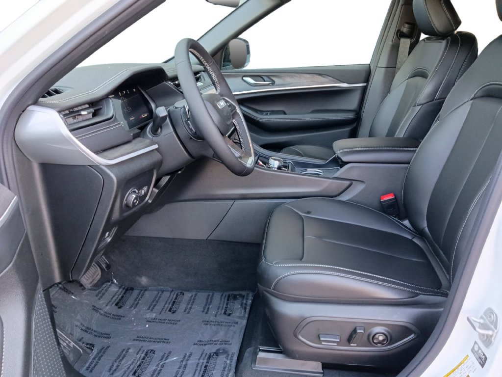 New 2027 Jeep Grand Cherokee L Limited w/ Limited Altitude Package AWD/4WD image 19