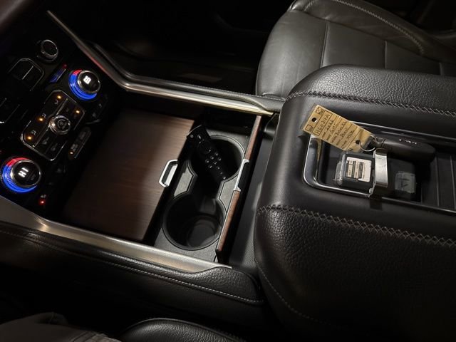 Used 2022 GMC Yukon XL Denali w/ Denali Premium Package image 16