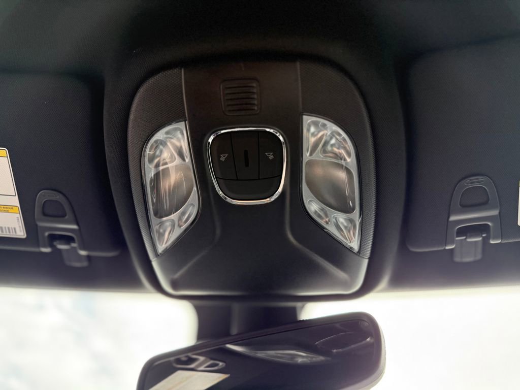 Used 2023 Jeep Compass Latitude image 24