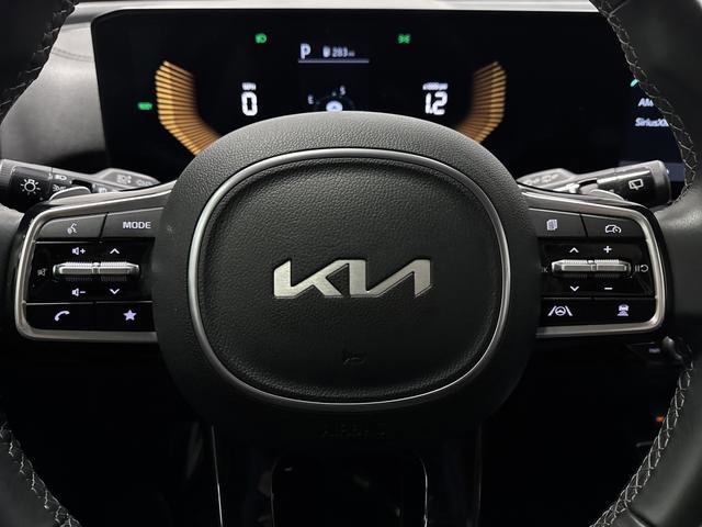 Used 2025 Kia Sorento EX image 16