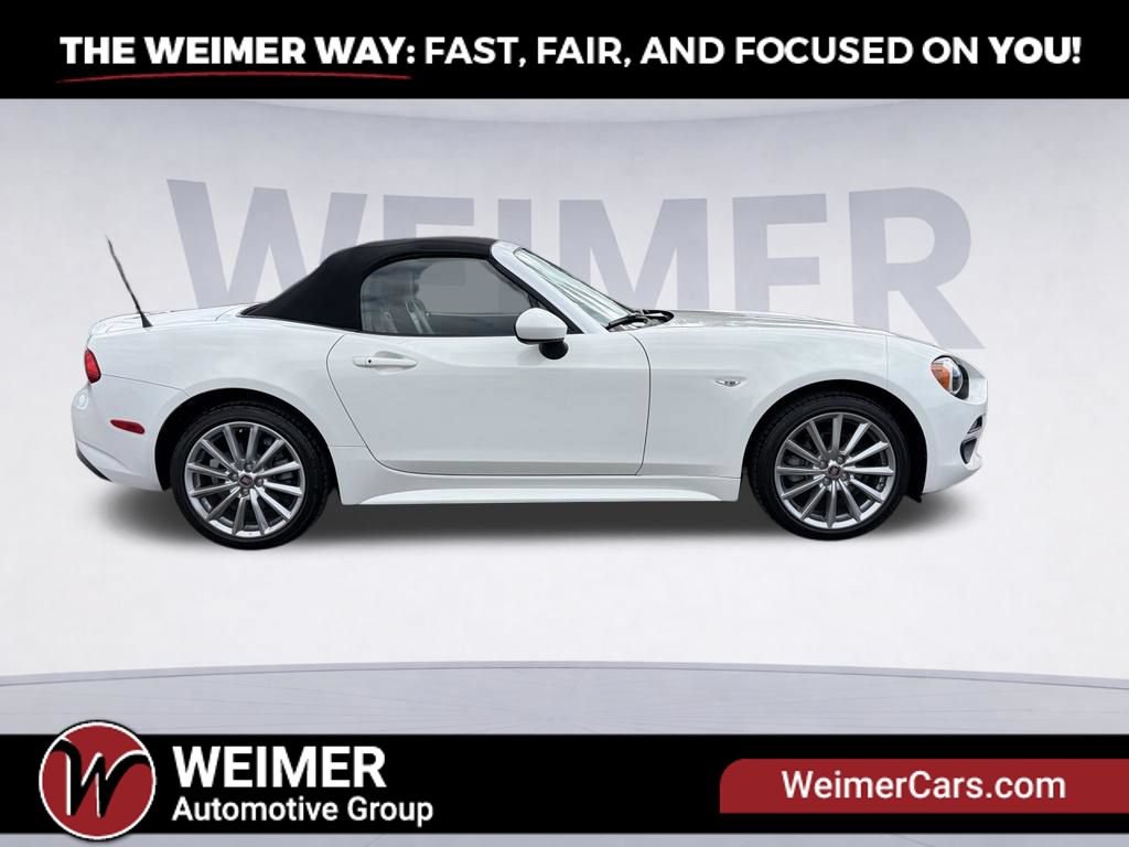 Used 2017 FIAT 124 Spider Lusso RWD image 8