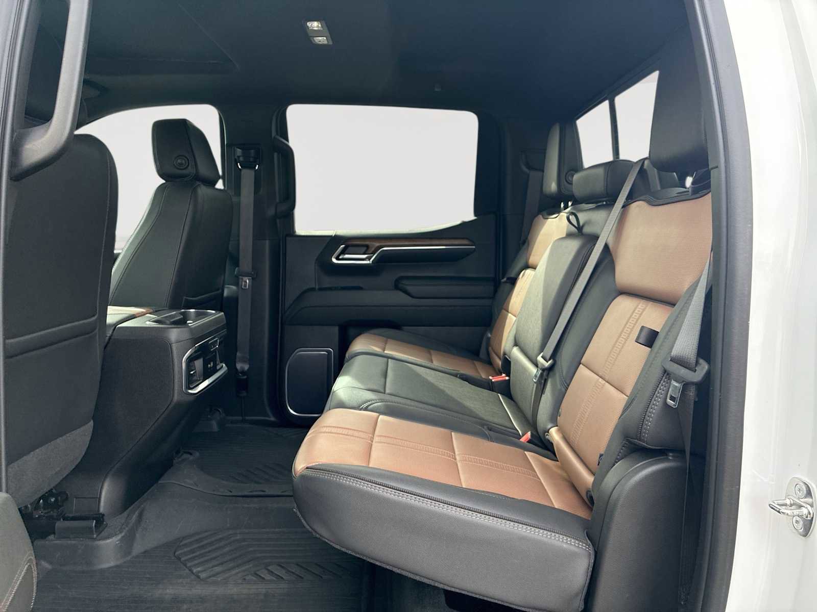 Used 2023 Chevrolet Silverado 1500 High Country w/ Technology Package image 26